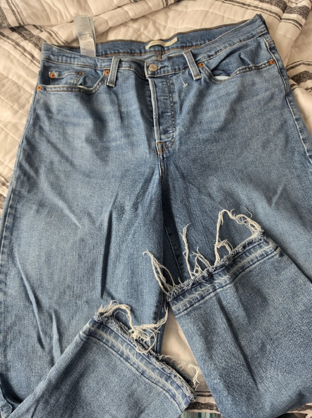 Light Blue Women’s 16w Wedgie Straight Distressed Denim Jeans
